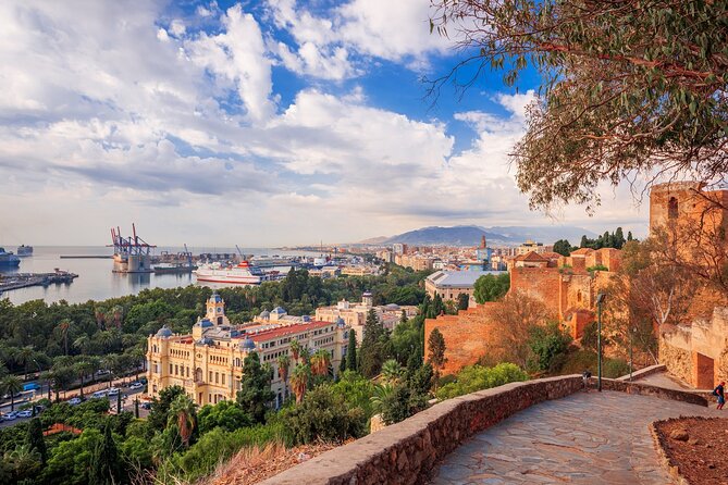 3 Hours Private Guided Tour in Spain with skip the line access - Palace of Charles V: A Christian Addition Inside the Complex