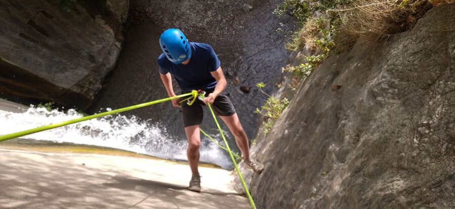 Adventure Cahorros, Monachil/ Climbing and abseiling Granada - Rock climbing on the walls of Monachil