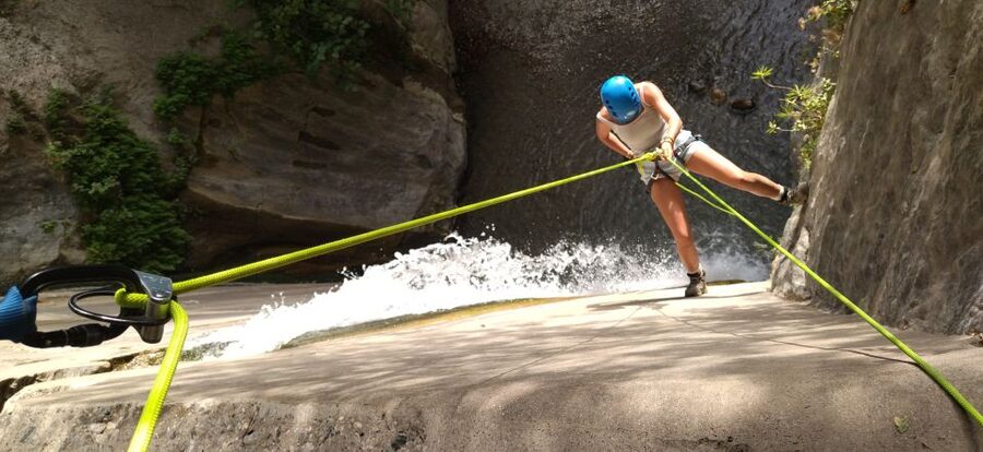 Adventure Cahorros, Monachil/ Climbing and abseiling Granada - Meeting point and the shape of the day