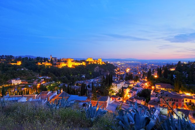 Albaicin and Sacromonte Private Tour - Starting near central Granada and the walk to Carrera del Darro