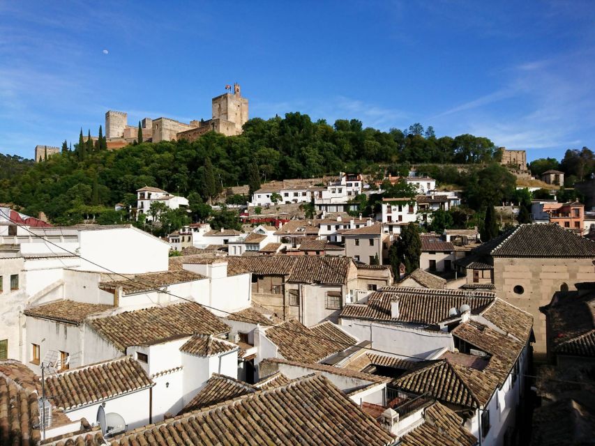 Albaicín & Sacromonte: Tour with Flamenco Show - Moving into Sacromonte’s cave neighborhood