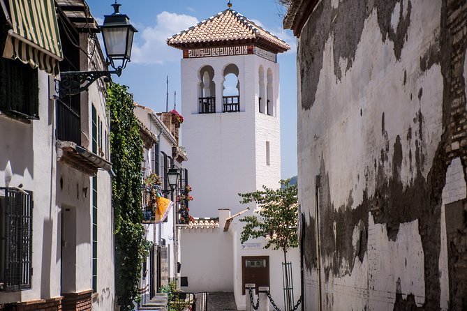 Albaicín & Sacromonte Walking Tour - Starting beside Granada’s Columbus monument
