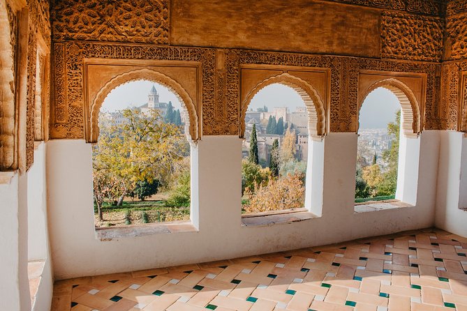 Alhambra and Generalife Skip-the-Line Ticket with Guide - How much does the guide add?