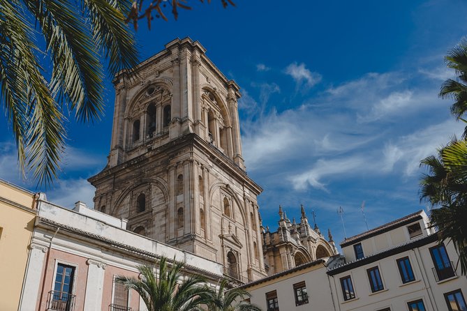 Alhambra and Granada City Center sightseeing tour! - The Generalife Gardens and the sound of water