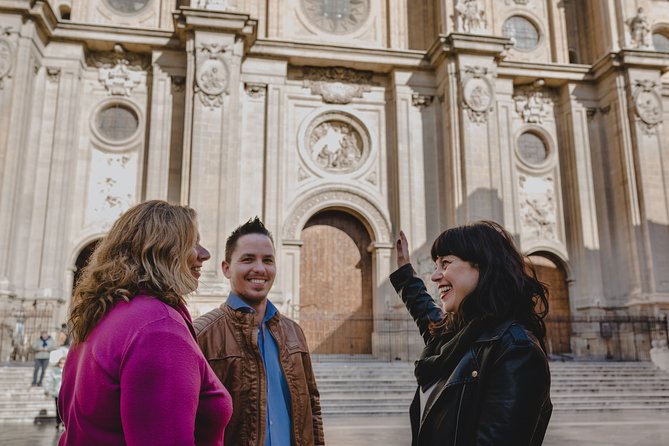 Alhambra and Granada City Center sightseeing tour! - Corral del Carbón, Bib-Rambla, and the market