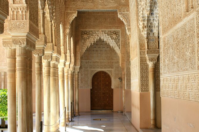 Alhambra and Nasrid Palaces: Skip-the-line Ticket and Local Guide - Which guide style may suit you