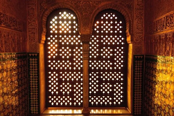 Alhambra and Nasrid Private Walking Tour with Food Tasting - The Alcazaba, Granada’s oldest fortress