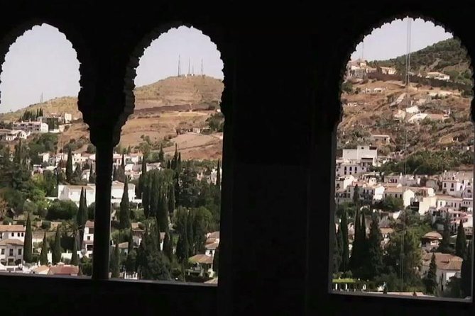 Alhambra &Charles Palace Guided Tour with Optional Nasrid Palaces - Hotel transfers and timing concerns