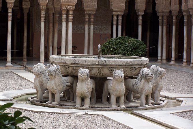 Alhambra: Complete Guided Tour with Nasrid Palaces Tickets - Why the Nasrid Palaces make this tour worth considering