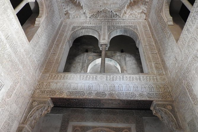 Alhambra daytime visit (8 people) - What the three-hour format gives you