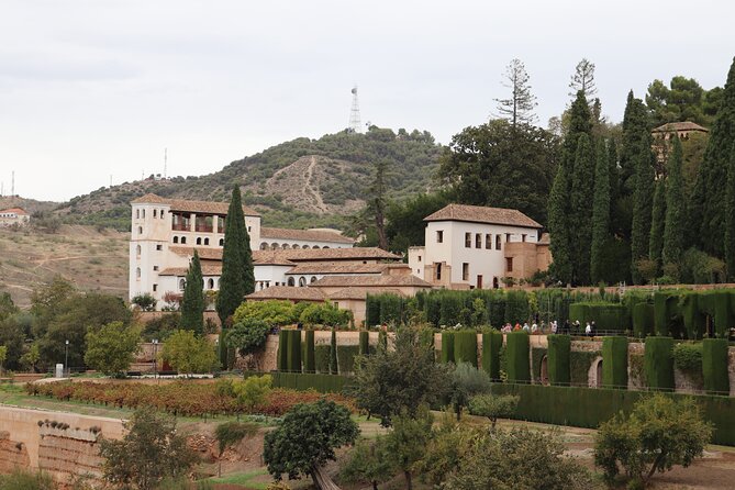 Alhambra Exclusive Tour with Tickets - Starting at Restaurante La Mimbre