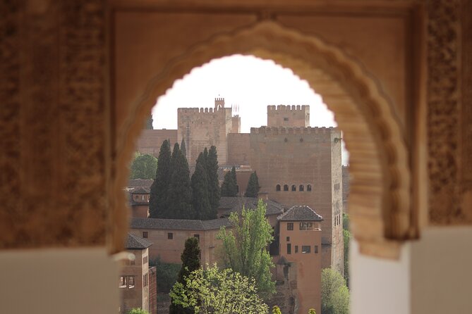 Alhambra Exclusive Tour with Tickets - Who will get the most from this Alhambra visit?