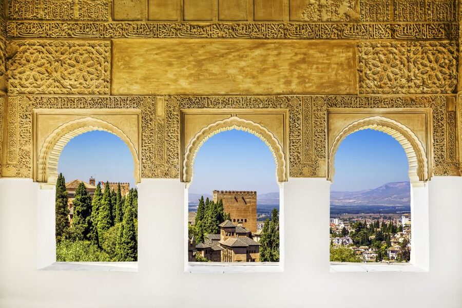 Alhambra: Generalife Gardens & Alcazaba Fast-Track Tour - The Alcazaba and its watchtowers