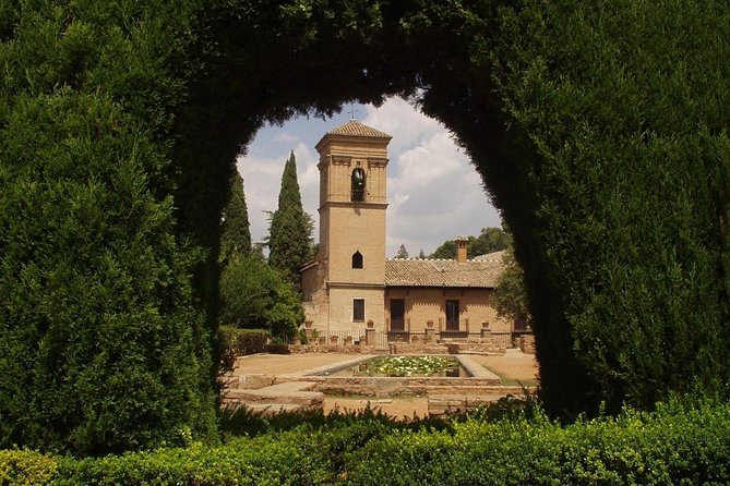 Alhambra & Generalife Skip the Line Premium Tour including Nasrid Palaces - Generalife Gardens: about one hour outdoors