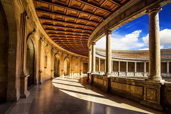 Alhambra & Generalife Skip the line Small Group including Nasrid Palaces - Meeting point, identity checks, and timing