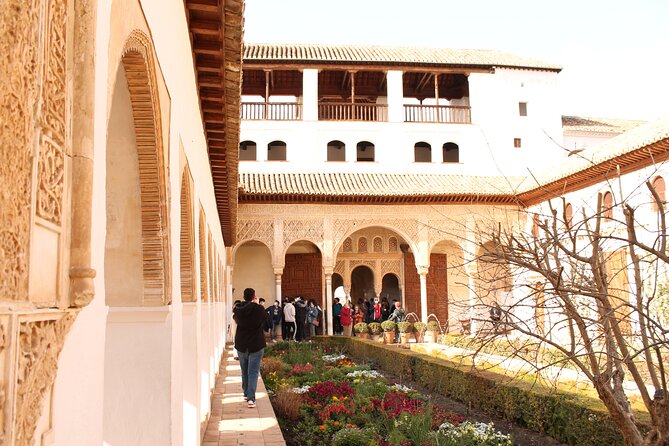 Alhambra Guided Tour, Nasrid Palaces and Generalife - Timing, group size, and who should book