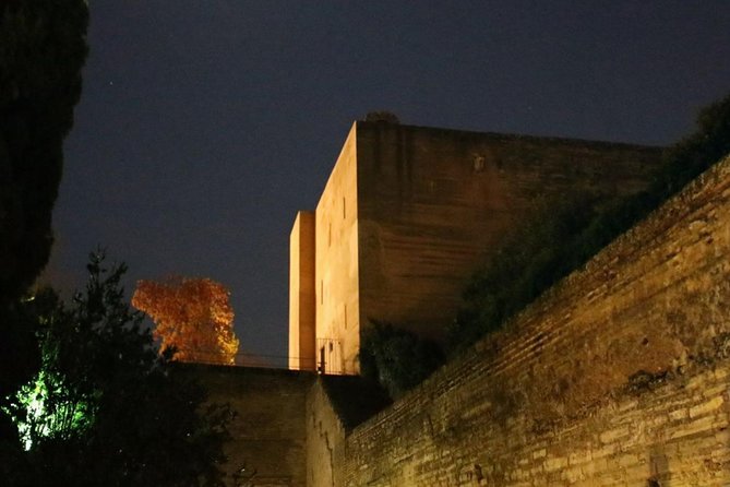 Alhambra Legend Tour - What this Alhambra evening walk really offers