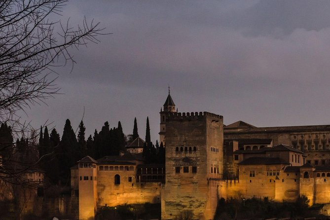 Alhambra Legend Tour - Meeting at Pilar del Toro at 7:30 pm