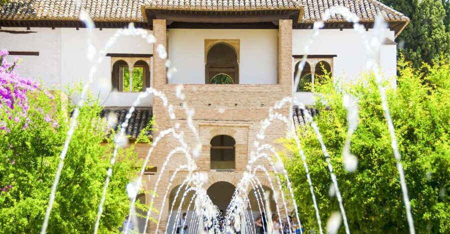 Alhambra, Nasrid Palaces and Albaicin Tour - Key points before you book