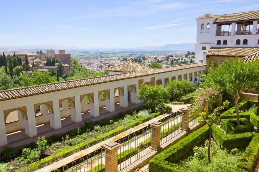 Alhambra, Nasrid Palaces and Albaicin Tour - Alcazaba walls and military purpose