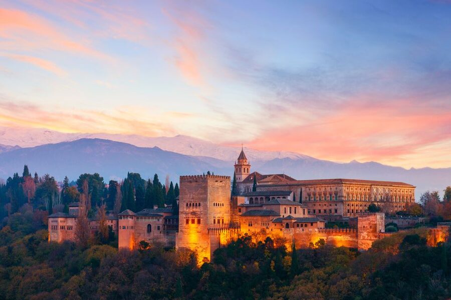 Alhambra, Nasrid Palaces, and Generalife 3-Hour Guided Tour - Language, group size, and the guide’s pace