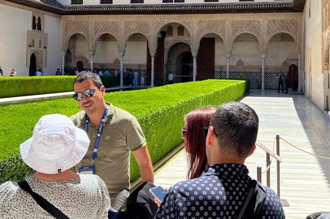 Alhambra, Nasrid Palaces, Generalife & Alcazaba Private Tour - Starting at the old Medina, about 20 minutes