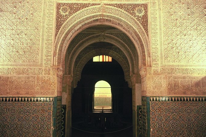 Alhambra: Night Visit to Nasrid Palaces - The best and worst parts of the guide service