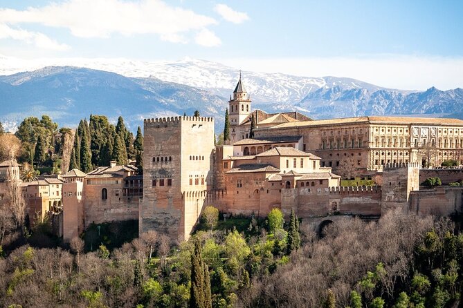 Alhambra Private Tour: Nasrid Palaces, Alcazaba and Generalife - Alcazaba: Granada from a Military Stronghold