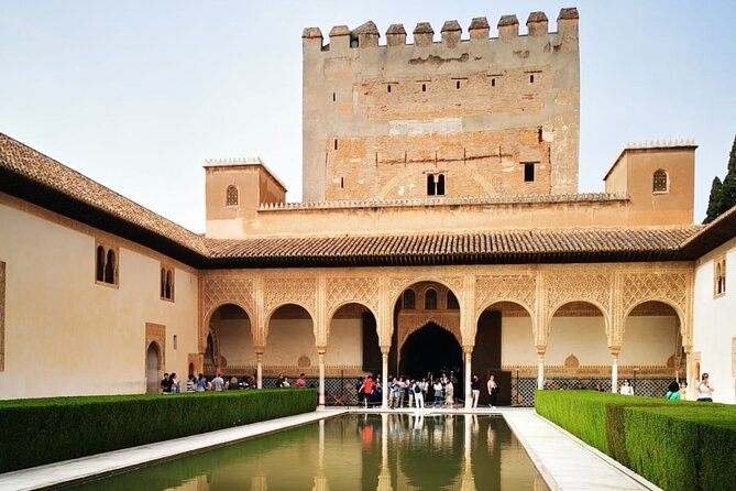 Alhambra Private Tour with Tickets to the Nasrid Palaces - Key points to know before booking