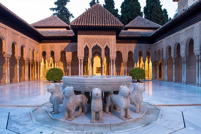 Alhambra Private Tour with Tickets to the Nasrid Palaces - The Nasrid Palaces: the heart of the visit