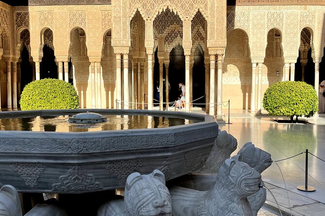 Alhambra private tour (without tickets) total/group Max 15 people - How good is the $189.89 group price?