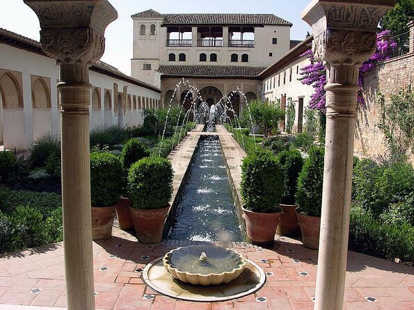 Alhambra Skip-the-line Private Tour including Nasrid Palaces - Key things to know before booking
