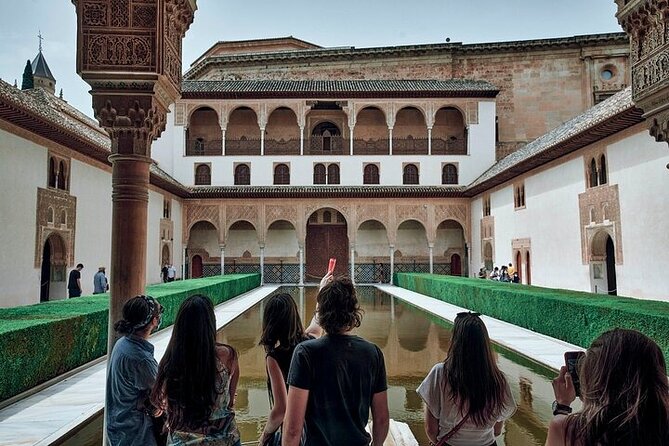 Alhambra Ticket Last Minute Deals - The Palace of Carlos V in 10 minutes