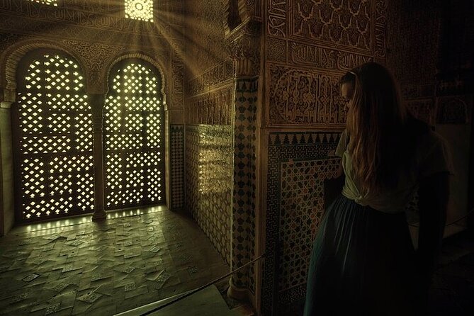 Alhambra Ticket Last Minute Deals - Meeting point, walking, and group details