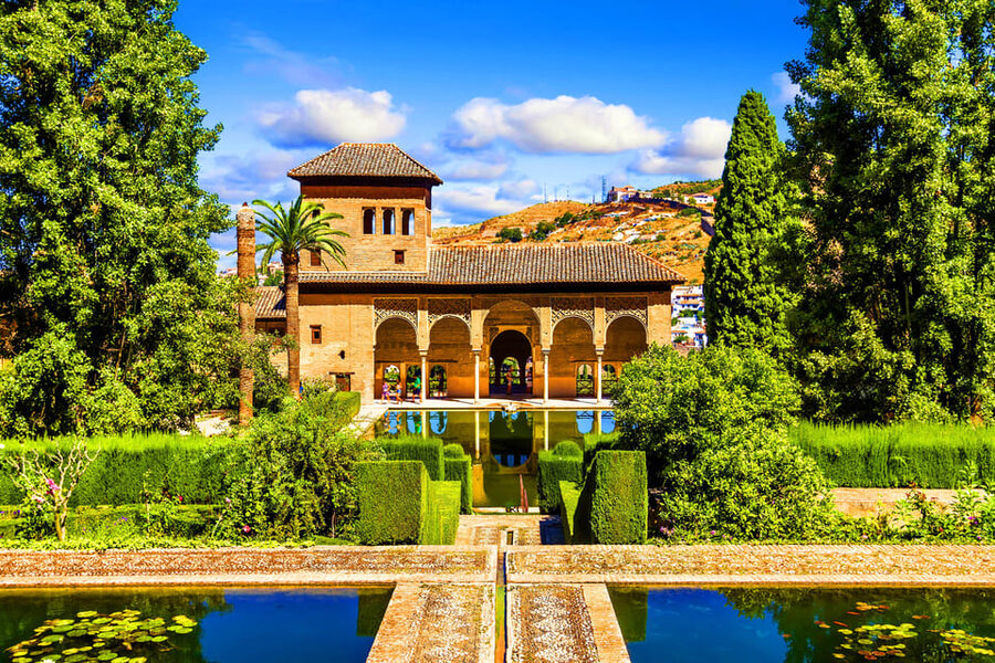 Alhambra: Ticket with Audioguide - The Nasrid Palaces and the fine details