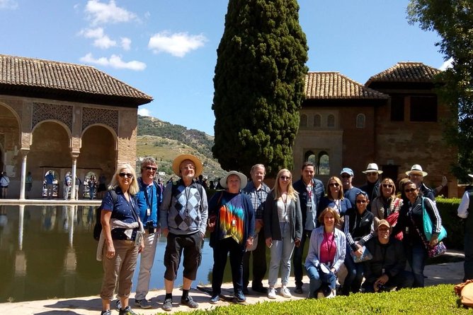 Alhambra Tour :Generalife Gardens ,Palaces and towers.Skiptheline - Generalife Gardens and the palace