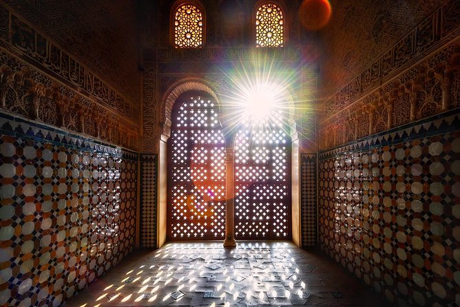 Alhambra Tour & ticket: Nasrid Palaces, Alcazaba & Generalife - What the guiding is really like