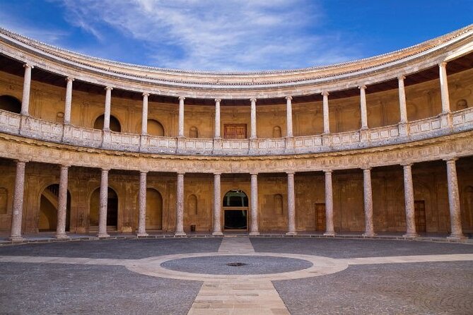 Alhambra: tour with Generalife and Alcazaba. Admission not included - Generalife gardens on the Cerro del Sol