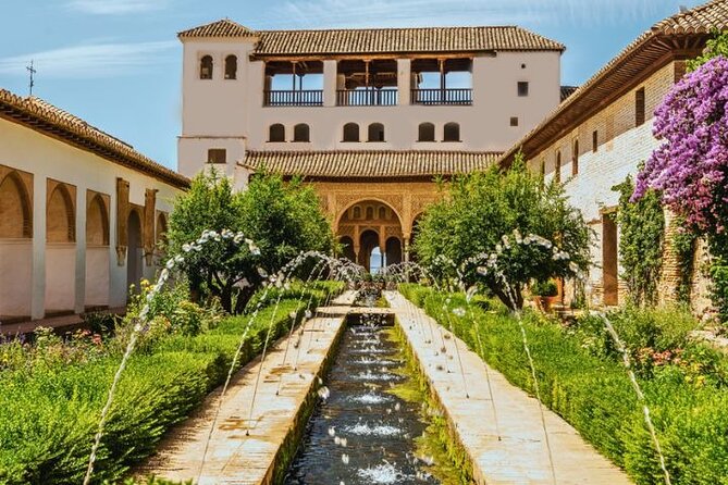Alhambra: tour with Generalife and Alcazaba. Admission not included - Palace of Carlos V and the Christian chapter