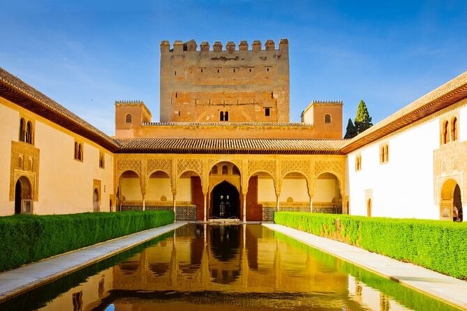Alhambra: tour with Nasrid Palaces. Admission not included - Calle Real and the remains of the old Alhambra city