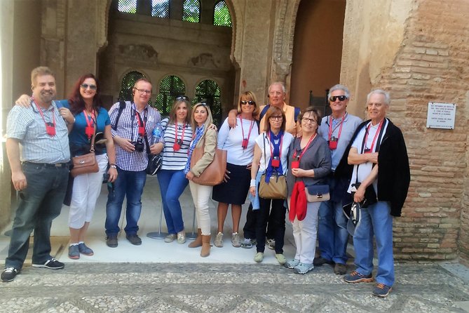 Alhambra Tour with Nasrid Palaces : Join a Group. Skip the line. - What the guiding style adds