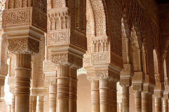 Alhambra Visit with Private Official Guide in Granada - Alcazaba, Carlos V, and the Parador