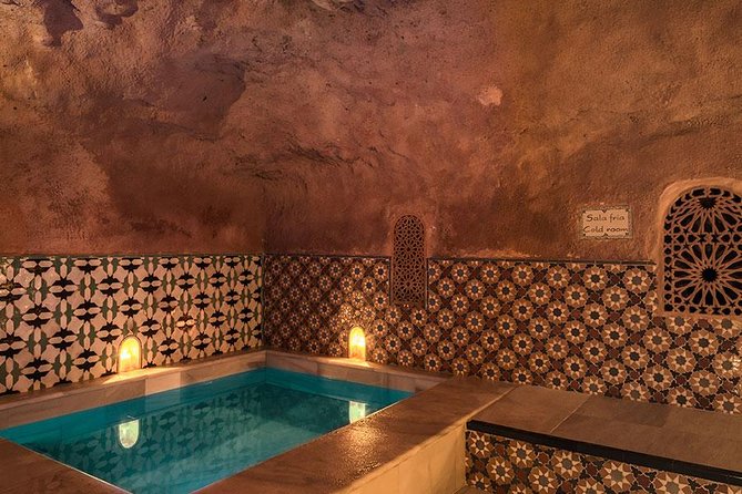 Arabian Baths Experience at Granada's Hammam Al Ándalus - Choosing between baths, massage, and scrub