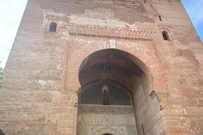 Arabic Private tour Alhambra (Not Included Ticket ) - Generalife: 40 minutes among gardens and water