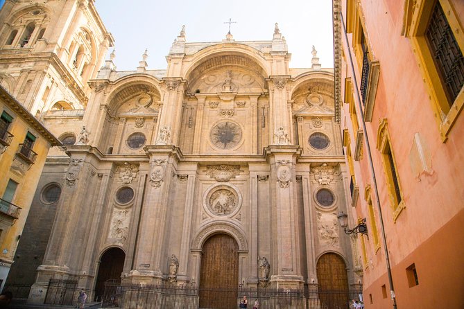 Best of Granada guided tour - Who should book this tour?