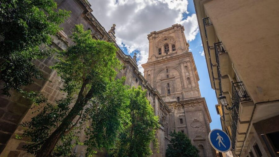 Best of Granada: Private Walking Tour with a Local - Languages, timing, and cancellation