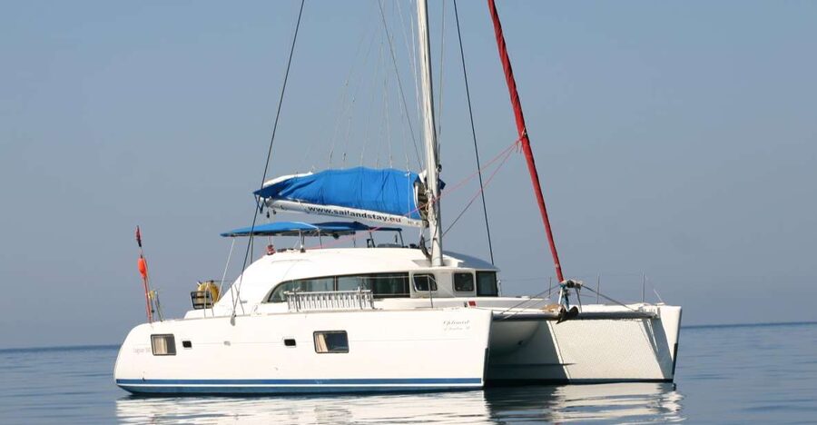 Costa Tropical: Luxury Catamaran Trip with Lunch - The 90-minute swim and snorkel stop