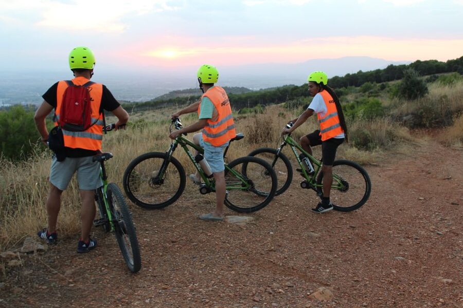 Electric Bike Tour with 2 Options to Explore Granada - Albaicín and Sacromonte: Granada’s hill districts
