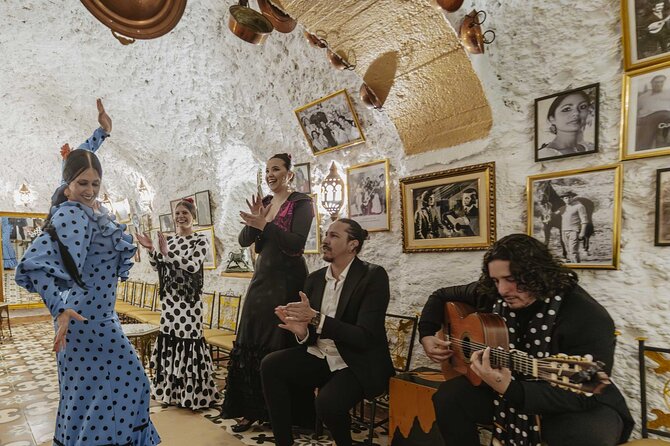 Flamenco show at Cueva Los Amayas, in Sacromonte - What makes the performance feel authentic
