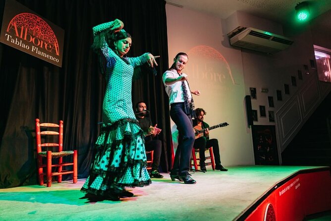Flamenco Show in the Center of Granada - Why the intimate atmosphere works, and when it may not